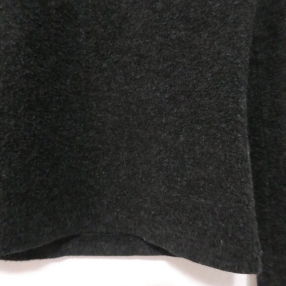 UB - URBAN BEHAVIOUR COLLECTION | P2P 13 inches measured | Black Turtleneck Top - Picture 8 of 16